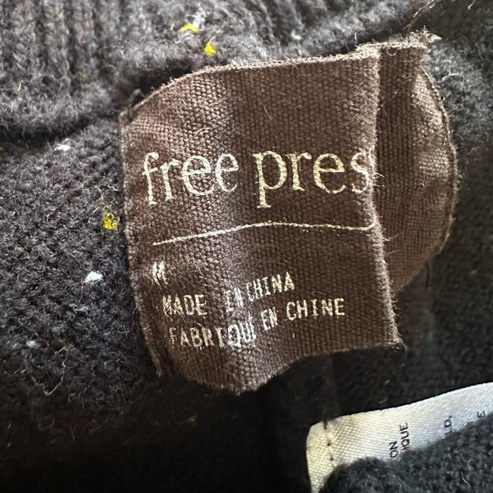 Nordstrom Free Press sweater shorts, size medium - Picture 2 of 7